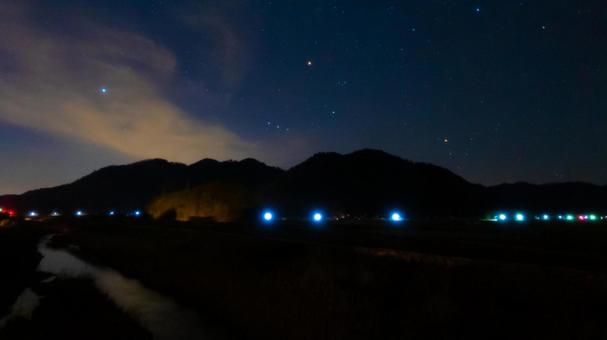 星の流れ、川のささやきに溶けて 星の流れ、川のささやきに溶けて 川,自然,オリオン座の写真素材