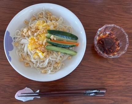 Lunch: Udon noodles with eggs, cucumber, and pickled carrots, JPG