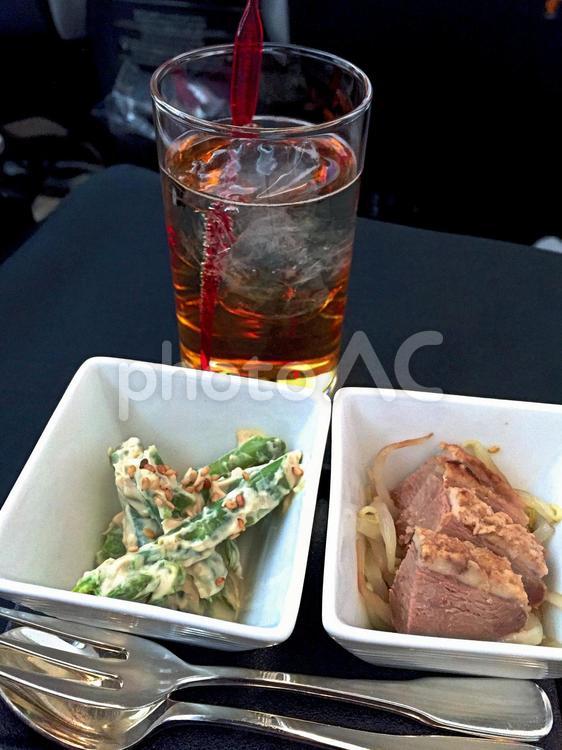 日系エアライン　JAL　ビジネスクラス機内食　関西空港からロサンゼルス間のビジネスクラス機内食 ビジネス,ビジネスクラス,機内食の写真素材