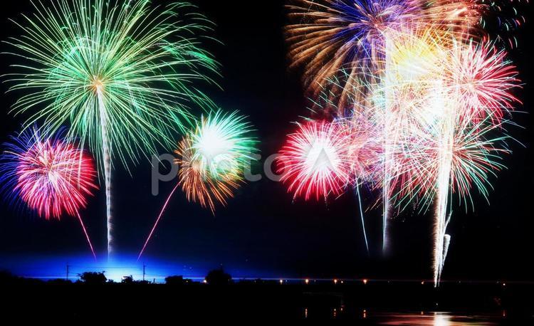打ち上げ花火・イメージ 花火,打ち上げ花火,夏の写真素材