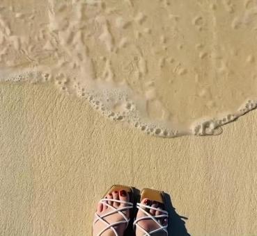 浜辺 浜辺 浜辺,ビーチ,サンダルの写真素材