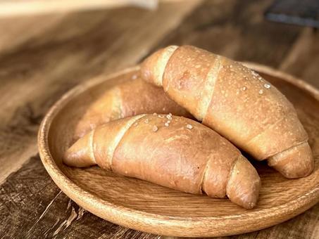 塩パン 塩パン,パン,焼きたてパンの写真素材