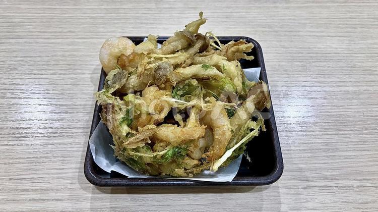 海鮮と野菜の天ぷら かき揚げ,えび,しめじの写真素材