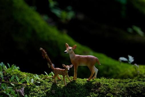 鹿のフィギュア 鹿のフィギュア,鹿,フィギュアの写真素材