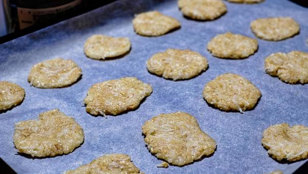 鉄板に乗せたクッキーきじ クッキー,デザート,洋菓子の写真素材