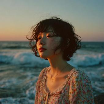 夕方 海 美女 夕方 海 美女の写真