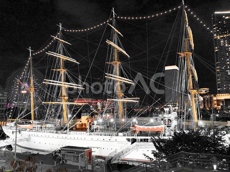 横浜みなとみらい 夜の日本丸 おしゃれ,神奈川県,横浜市の写真素材