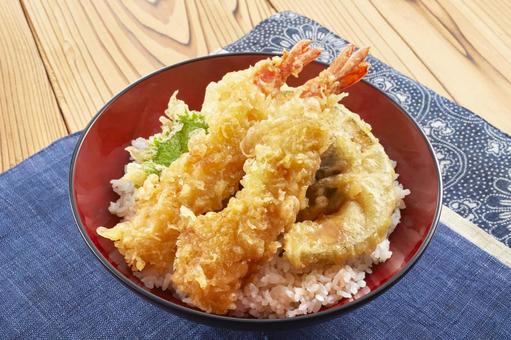 天丼（エビ、かぼちゃ、しいたけ、大葉） 天丼,海老,二尾の写真素材