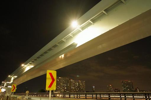 Photo, late night, night, elevated, 