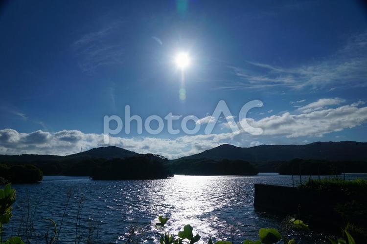 自然の風景 太陽,日差し,水面の写真素材