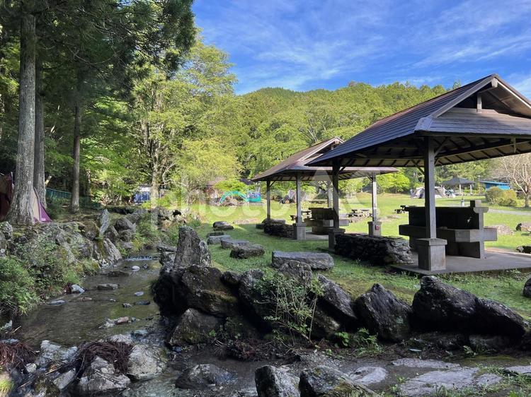 美しいキャンプ場の洗い場 キャンプ,洗い場,山の中の写真素材
