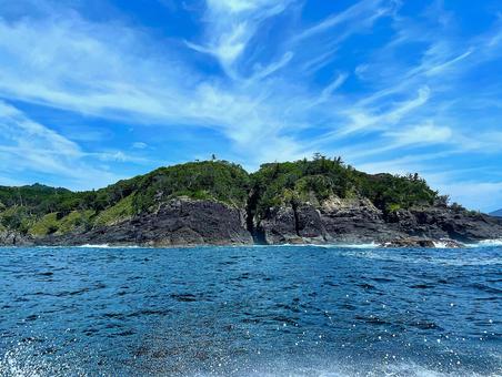 鮎川浜近海から見た陸地 鮎川浜近海から見た陸地の写真