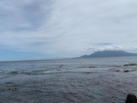 礼文島から見える利尻富士の写真