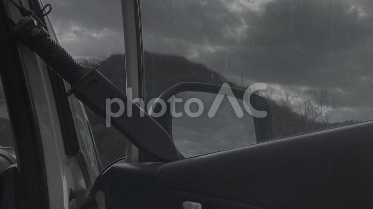 寒空の下、佇む刃物 ナイフ,刃物,ミリタリーの写真素材