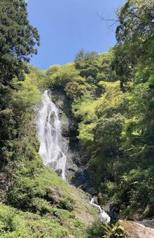 Lush green waterfall①, JPG Lush green waterfall①, JPG