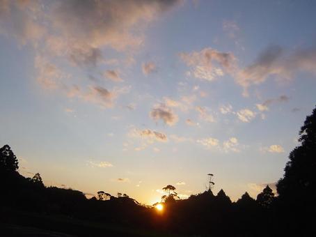 Photo, sunset, evening, west sky, 