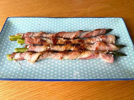 手作り・アスパラのベーコン巻き１ アスパラ,アスパラガス,ベーコンの写真素材