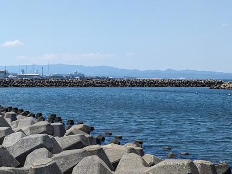 青森市の海 青森市の海 海,青空,消波ブロックの写真素材