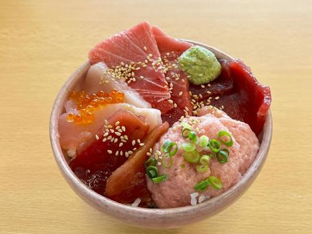 海鮮丼 海鮮丼 海鮮丼,刺身,イクラの写真素材