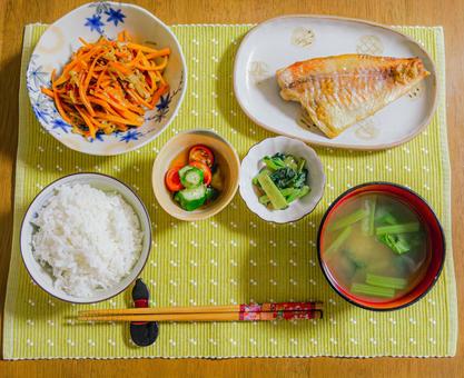 焼き魚定食 焼き魚定食 和食,定食,ご飯の写真素材
