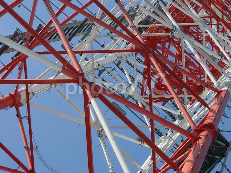 鉄塔がある風景 鉄塔,送電線,電線の写真素材