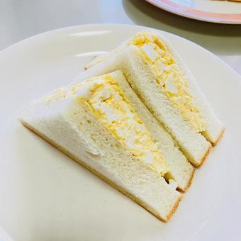 ミミ付き玉子サンド ミミ付き玉子サンド 朝食,サンドイッチ,たまごサンドの写真素材