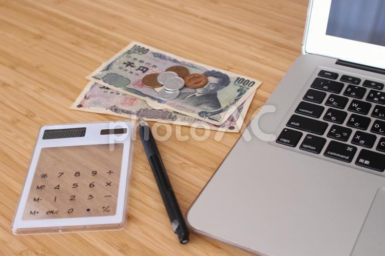 お金の計算 お金,計算,計算機の写真素材