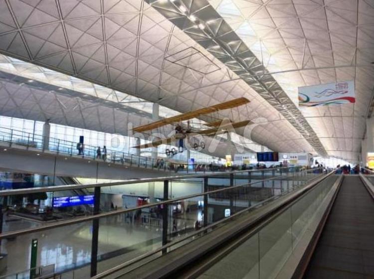香港　国際空港の天井 空港,香港,アジアの写真素材