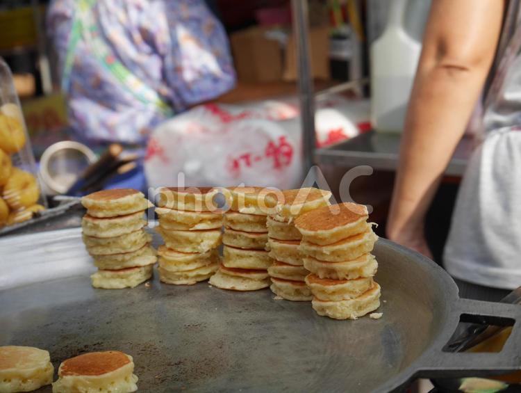 タイ　バンコク　パンケーキ　屋台 おすすめ,おやつ,すごいの写真素材
