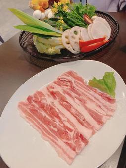 豚しゃぶ 豚しゃぶの写真