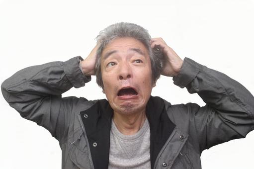 生活困窮シニア男性の写真