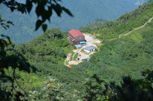 上から見た剱岳・早月小屋 上から見た剱岳・早月小屋 早月小屋,山小屋,テント場の写真素材