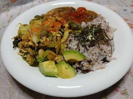 あいがけカレー~アボカド あいがけカレー~アボカド カレー,カレーライス,キーマカレーの写真素材
