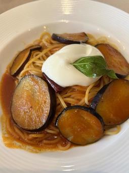 Eggplant and mozzarella spaghetti, JPG Eggplant and mozzarella spaghetti, JPG