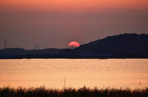 ＜千葉県＞印旛沼の夕日 印旛沼,夕日,沼の写真素材