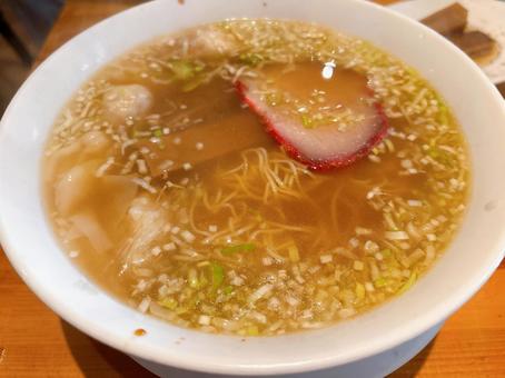 ワンタンメン ワンタンメンの写真