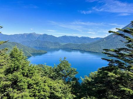茶ノ木平展望所から中禅寺湖を望む 茶ノ木平展望所から中禅寺湖を望む 中禅寺湖,男体山,茶ノ木平展望所の写真素材