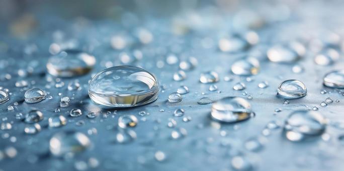 ガラスの上の水滴、大きな雫のアップ ガラスの上の水滴、大きな雫のアップの写真