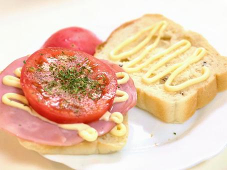サンドイッチ サンドイッチ サンドイッチ,ハムサンド,トマトサンドの写真素材