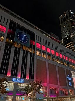 札幌駅　ピンクリボンライトアップ 札幌駅,jr,ピンクリボンの写真素材