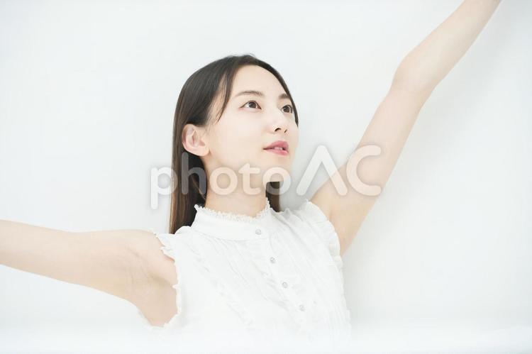 優雅に踊る若い女性  女性,ダンス,バレエの写真素材