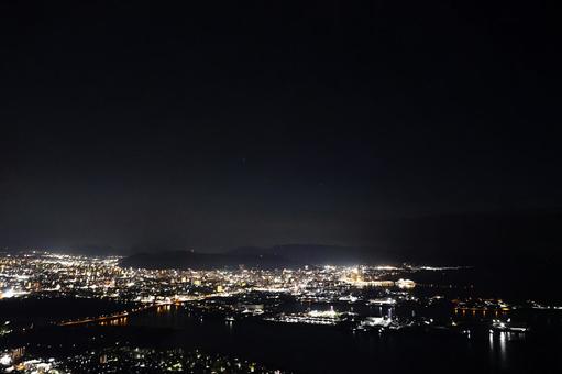 8月下旬の屋島山上からの高松市街地の夜景 8月下旬の屋島山上からの高松市街地の夜景の写真