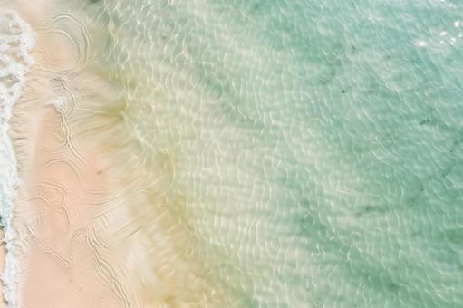 透き通る波紋 透き通る波紋の写真
