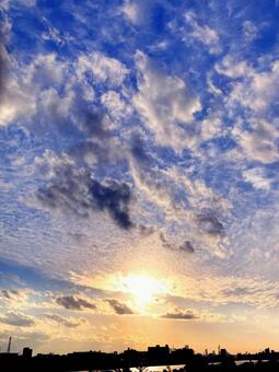 夕焼け 夕焼け,夕映え,夕焼け雲の写真素材