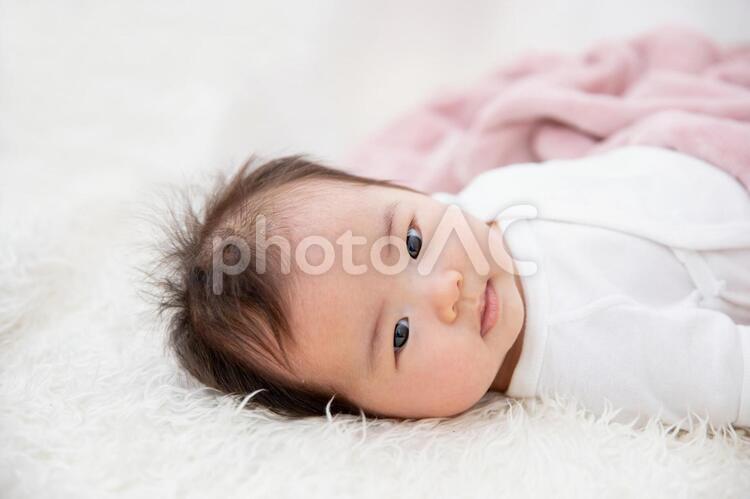 赤ちゃんのイメージ 赤ちゃん,赤ん坊,笑顔の写真素材