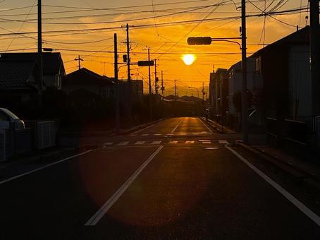 朝焼けの住宅街 朝焼け,朝日,オレンジの写真素材