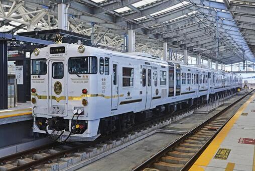 キハ４０　キハ４７　ふたつ星4047 鉄道,電車,線路の写真素材
