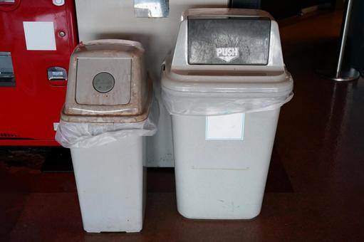ゴミ箱 ゴミ箱 ダストボックス,ごみ箱,空き缶入れの写真素材