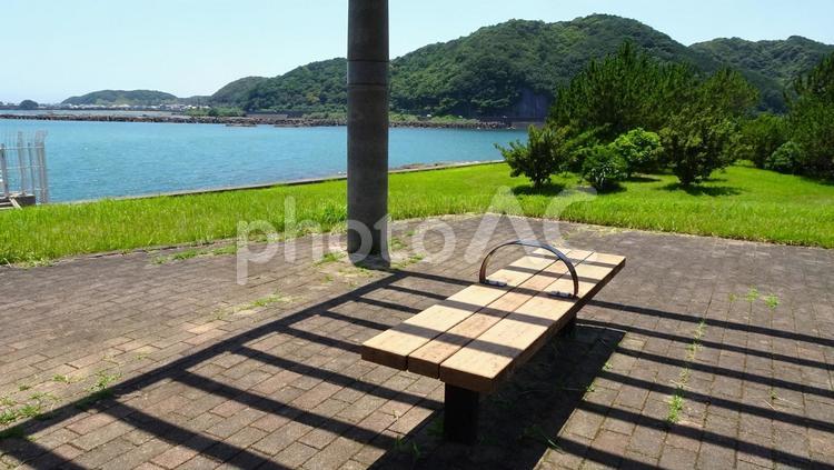 晴天の新宮港緑地公園 海,青空,あずまやの写真素材
