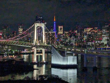 夜のレインボーブリッジの写真